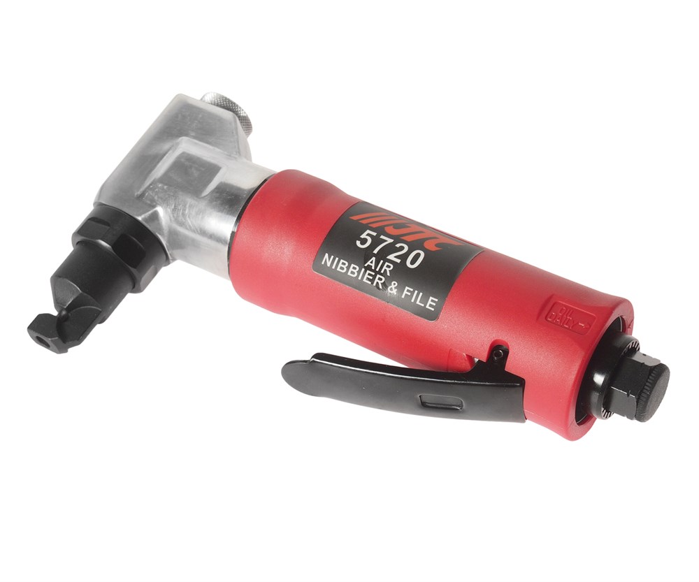 JTC-5720 - Ножовка пневматическая 3500об/мин. 90PSI, воздушный штуцер 1/4&quot; JTC - 
Скорость вращения: 3500 об/мин.
Ширина пропила: 4.5 мм.
Размер воздушного штуцера: 1/4”.
Масса инструмента: 920 гр.
Длина: 190 мм.
 Рабочее давление : 90PSI
 Расход в