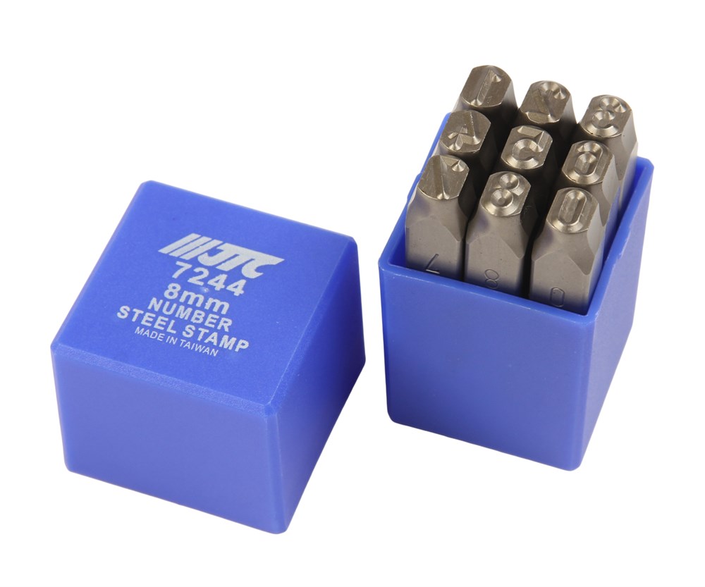 JTC-7244 - Клейма цифровые 8мм (HRC 60+-2град. DIN 1451) JTC - Клейма цифровые
Характеристики:

Тип: цифровые
Размер 8мм
Длина 69,1мм
Твердость: 60&amp;plusmn;2HRC
Материал: хромованадиевая сталь
Комплектация: 9 предметов (&amp;quot;0-9&amp;quot;)
