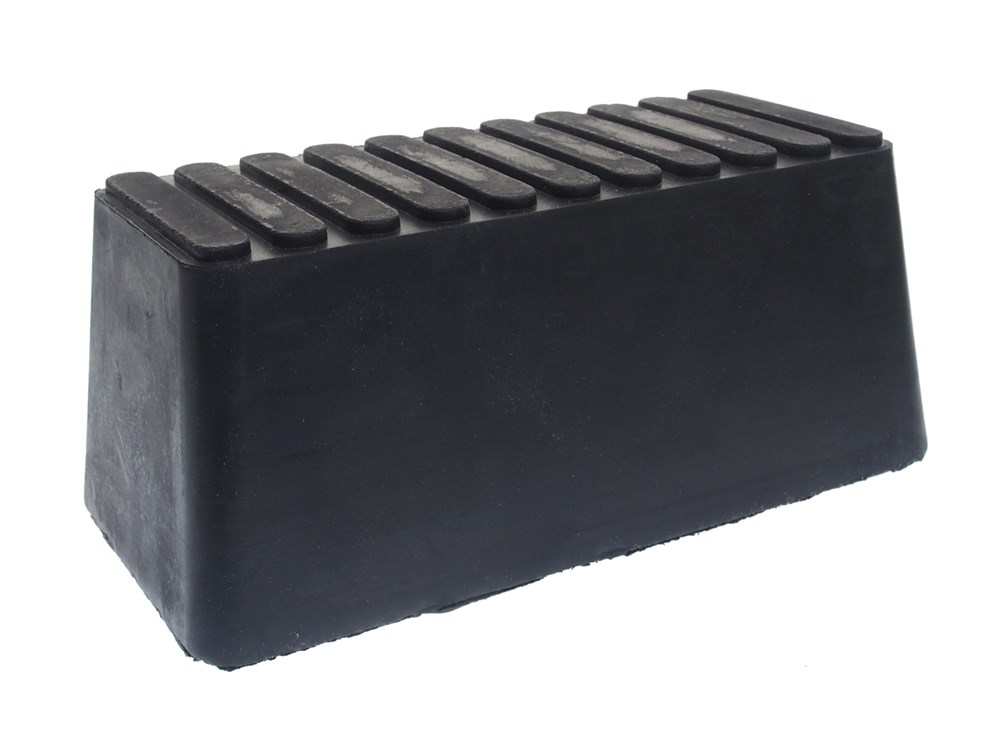 JTC-7647 - Проставка для подъемника резиновая 19.5X10X8.5см JTC - 
Резиновый, трапециевидной формы.
Размеры: 19.5 х 10 х 8.5 см.