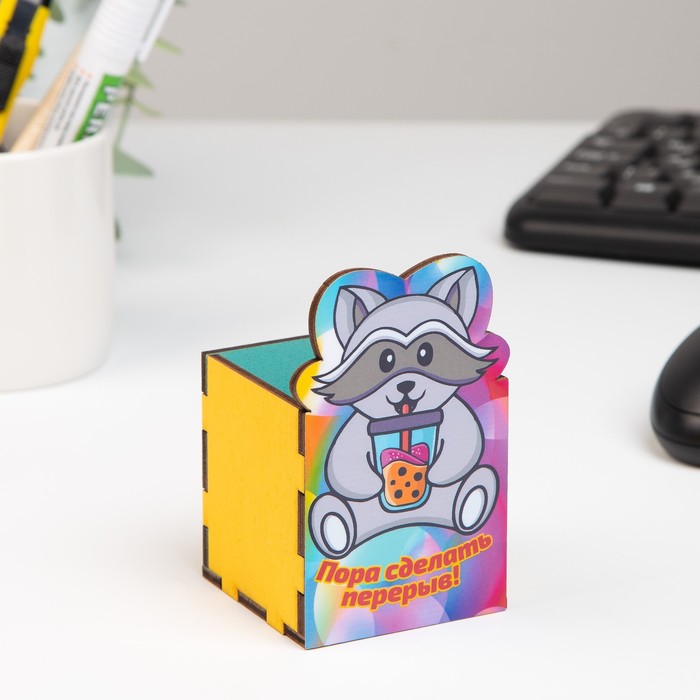 10183843-1 Карандашница "Пора сделать перерыв!" енот, 6х6х10 см — изображение 2