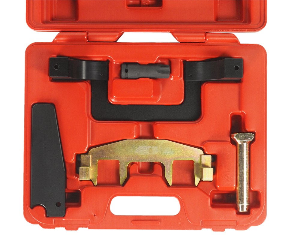 jtc-1555b-1 JTC-1555B - Набор фиксаторов распредвала (MERCEDES M271) в кейсе JTC -  
  В комплект входят:
 
  
   
    Фиксирующее устройство, которое предназначено для фиксации распредвала по установочным меткам;
    Приспособление для фиксации цепи ГРМ; — изображение 2