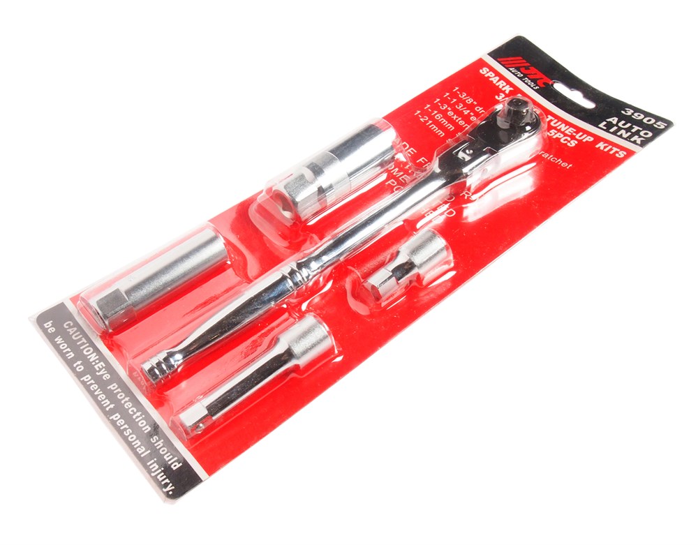 jtc-3905-1 JTC-3905 - Набор головок торцевых магнитных для свечей зажигания (трещотка,удлинитель,головка 16мм,21мм) JTC -  
В комплекте: 
 
 
 
1 шт. - трещотка с поворотной головкой 3/8". 
1 шт. - удлинитель 1/-3/4". 
1 шт. - удлинитель 3". — изображение 2