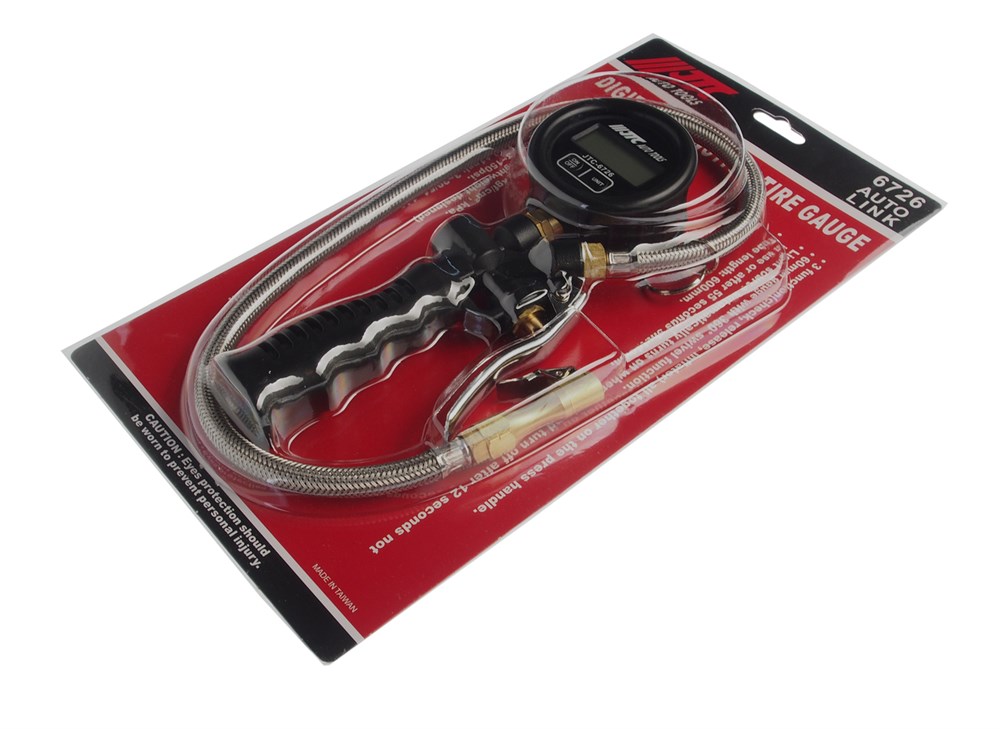 jtc-6726-1 JTC-6726 - Манометр шинный 10Bar 150PSI цифровой 3-х функциональный JTC - 
Манометр с рукоятью и ручным клапаном.
Выполняет три функции: проверка давления, сбрасывает давление до нужного значения, накачивает до нужного значения.
Цифровой манометр 60 мм — изображение 2