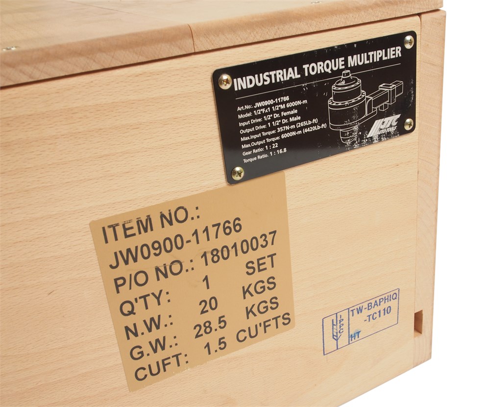 jtc-jw0900-11766-2 JTC-JW0900-11766 - Мультипликатор 1/2"F x 1 1/2"M для усиления крутящего момента до 6000Нм JTC - 
Прецизионное устройство для достижения высоких крутящих моментов, кратно передаточному отношению.
Предназначен для ручной работы с резьбовыми соединениями. — изображение 3