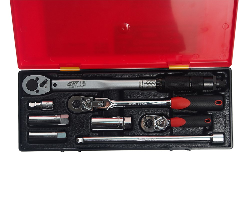 jtc-k3084-1 JTC-K3084 - Набор головок для свечей зажигания с динамометрическим ключом 3/8" 8 предметов в кейсе JTC - Комплектация:
6902 — 1 динамометрический ключ с чёрной металлической рукояткой, 3/8" Dr. x 110 Н·м.
3812А — 1 Вороток с храповы — изображение 2