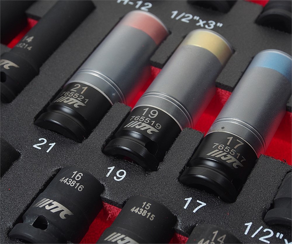 jtc-ui5040-2 JTC-UI5040 - Набор инструментов 40 предметов слесарно-монтажный в ложементе JTC - Состав набора (40 деталей):
JTC-7656 1/2"  гайковерт пневматический ударный (949 N*m.)
JTC-6686 1/2" КЛЮЧ ДИНАМОМЕТРИЧЕСКИЙ 1/2" 40-210НМ 531ММ ДВУХСТОРОННЕГО ДЕЙСТВИЯ — изображение 3