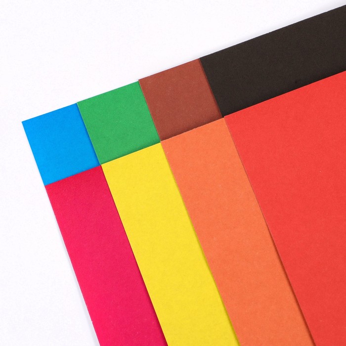 karton-cvetnoj-a4-8-listov-8-cvetov-nemelovannyj-odnostoronnij-v-papke-220-gmamp178-minni-maus-9508699-2 Картон цветной, А4, 8 листов, 8 цветов, немелованный, односторонний, в папке, 220 г/м², Минни Маус — изображение 3