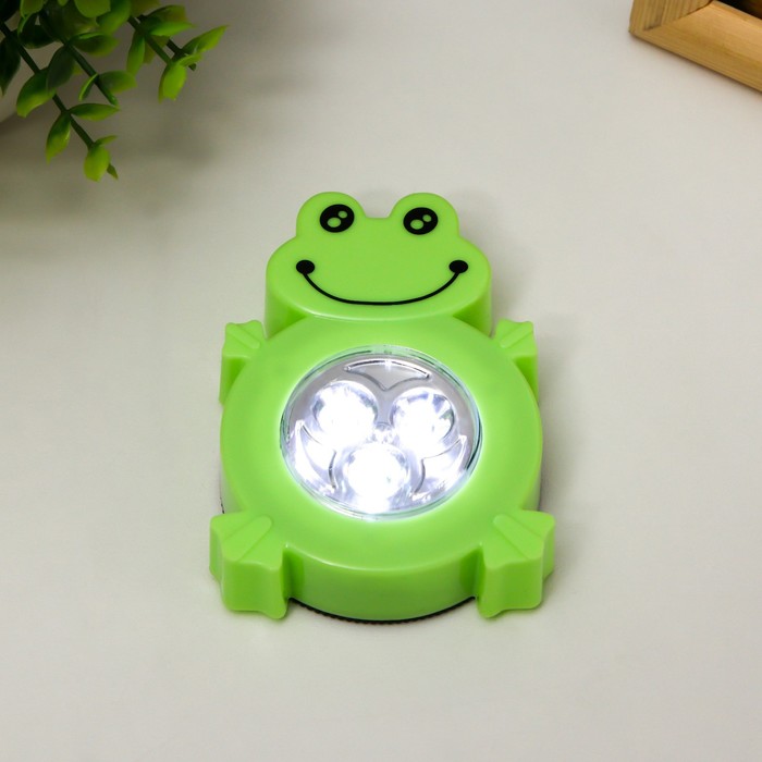 nochnik-pushlajt-ampquotljagushkaampquot-3hled-3aaa-zelenyj-7h2h9sm-risalux-9430797-1 Ночник-пушлайт "Лягушка" 3хLED 3ААА зеленый 7х2х9см RISALUX — изображение 2
