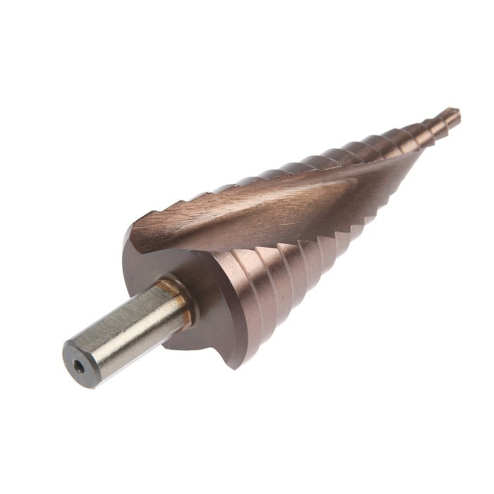 sverlo-stupenchatoe-tundra-profi-hss-co-spiralnyj-profil-trehgrannyj-hvostovik-4-32-mm-7546785-1 Сверло ступенчатое ТУНДРА ПРОФИ, HSS-Co, спиральный профиль, трехгранный хвостовик, 4-32 мм — изображение 2